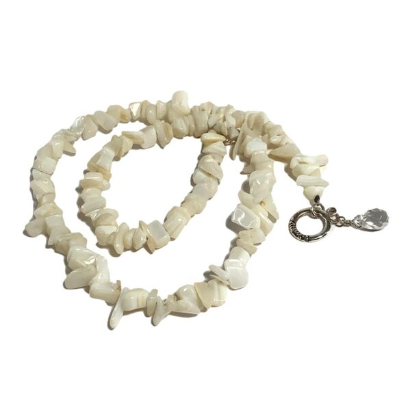 White Shell & Silver 925 Closure Necklace - Picture 2 of 4